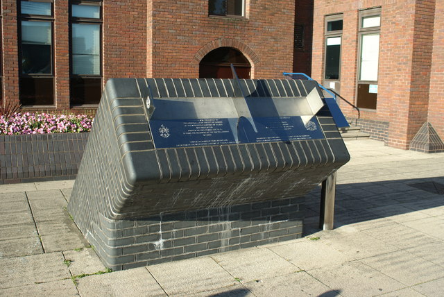 Polar Dial, London . Photo by Peter Trimming, geograph.org.uk
